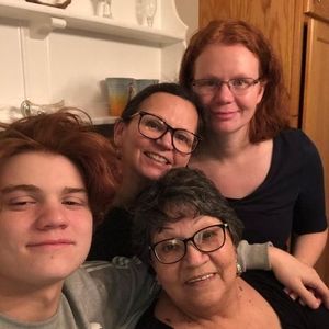 Meet your Posher, Lynn